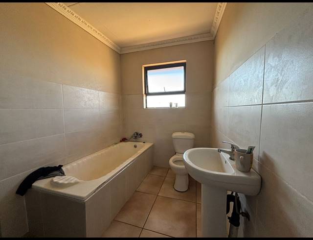 4 BEDROOM HOUSE FOR SALE IN GOLDEN GARDENS
